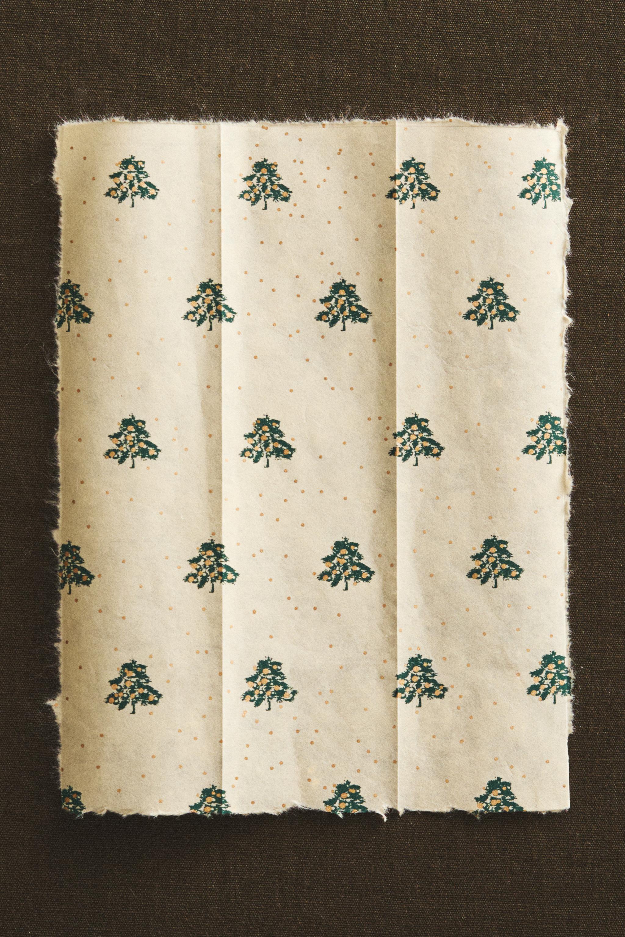 CHRISTMAS FIR TREE WRAPPING PAPER